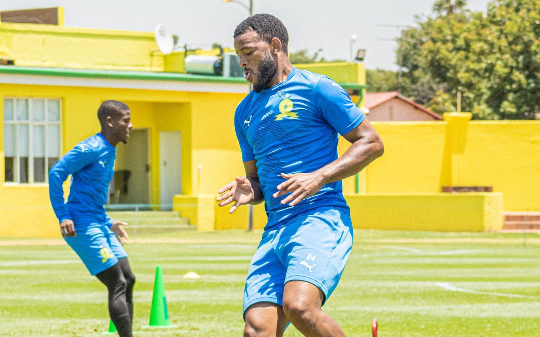 Sipho Mbule training at Chloorkop