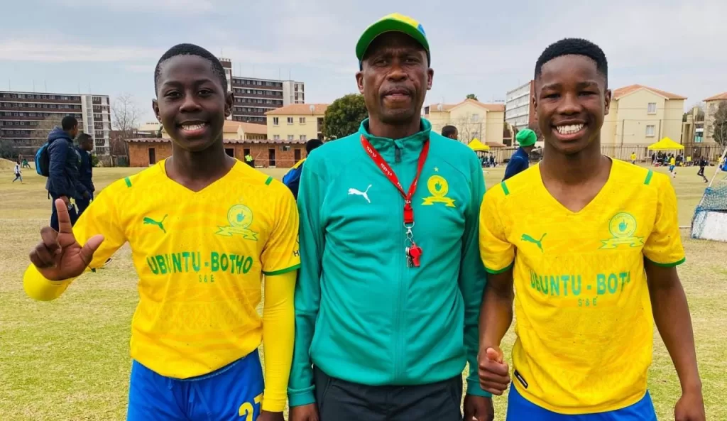 Joel 'Fire' Masilela with Sundowns youth players