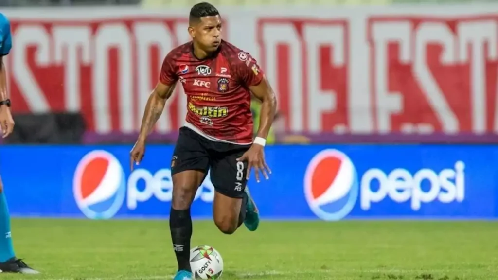 Edson Daniel Castillo Garcia of Kaizer Chiefs