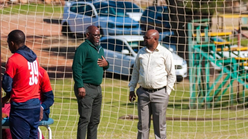 Mabhuti Khenyeza unfazed by facing Steve Komphela