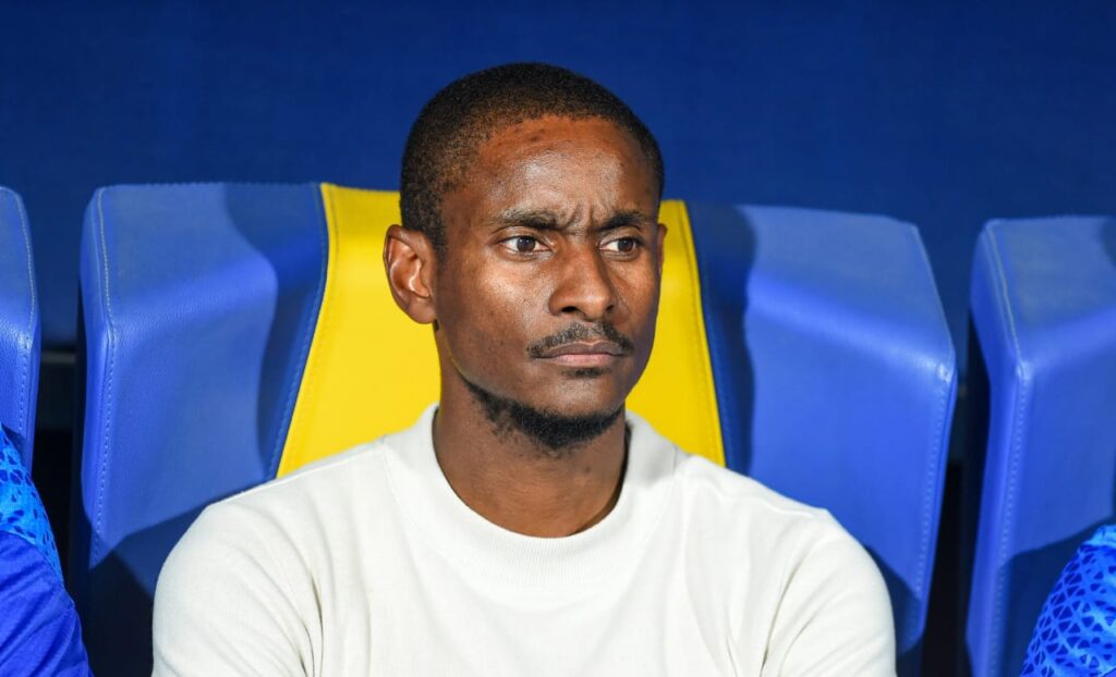 Rulani Mokwena on the bench for Mamelodi Sundowns