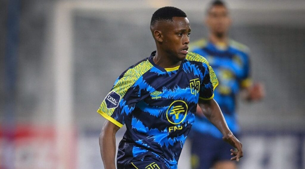 LUYOLO SLATSHA has received the seal of approval from Khanyisa Mayo