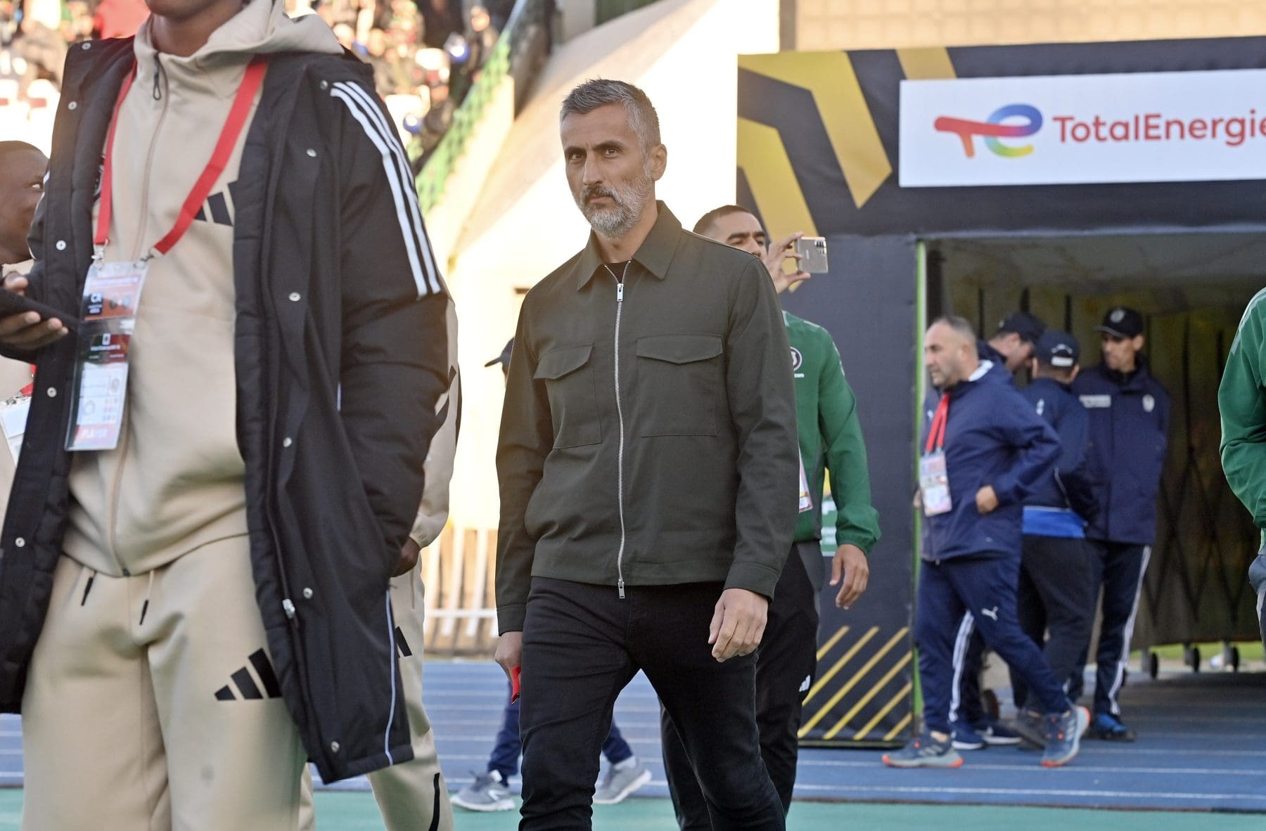 José Riveiro of Orlando Pirates walking
