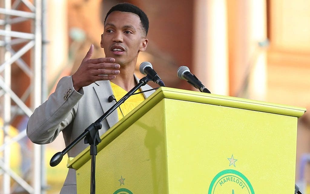 Mamelodi Sundowns chairman Tlhopie Motsepe addressing people