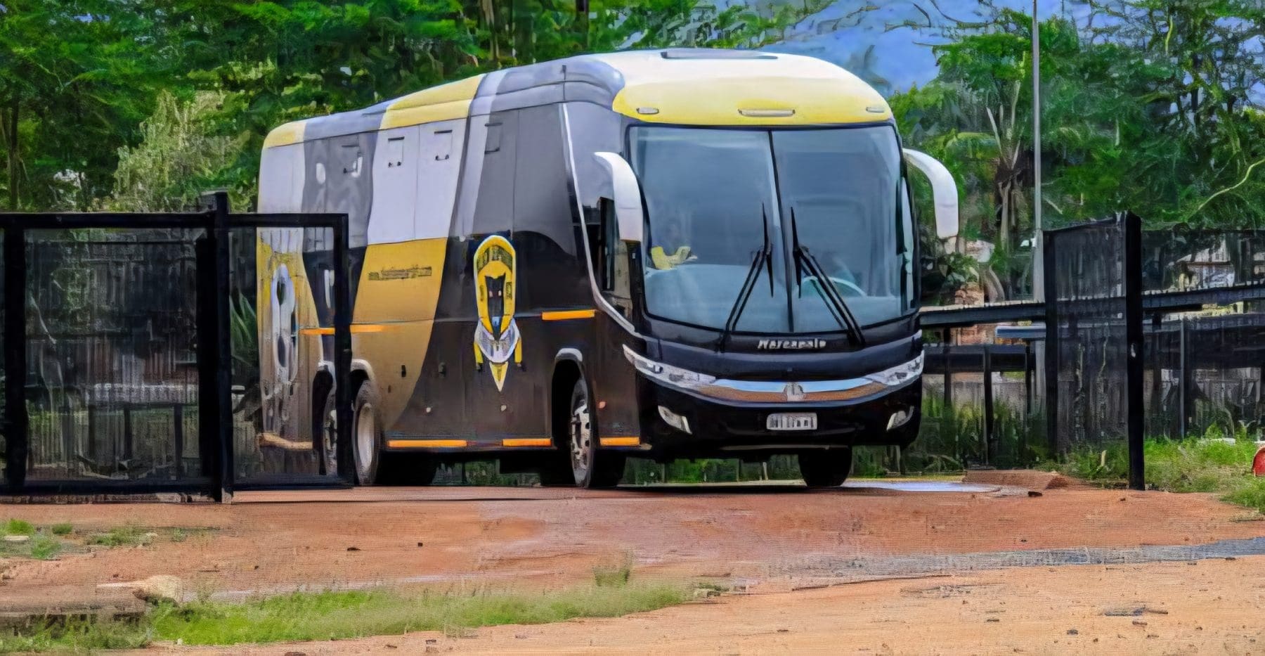 Black Leopards Bus arriving at the Thohoyandou Stadium.