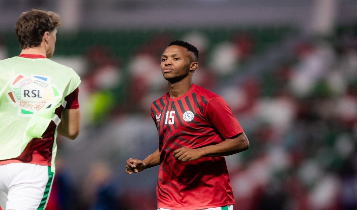 Mohau Nkota in Al-Ettifaq FC colors