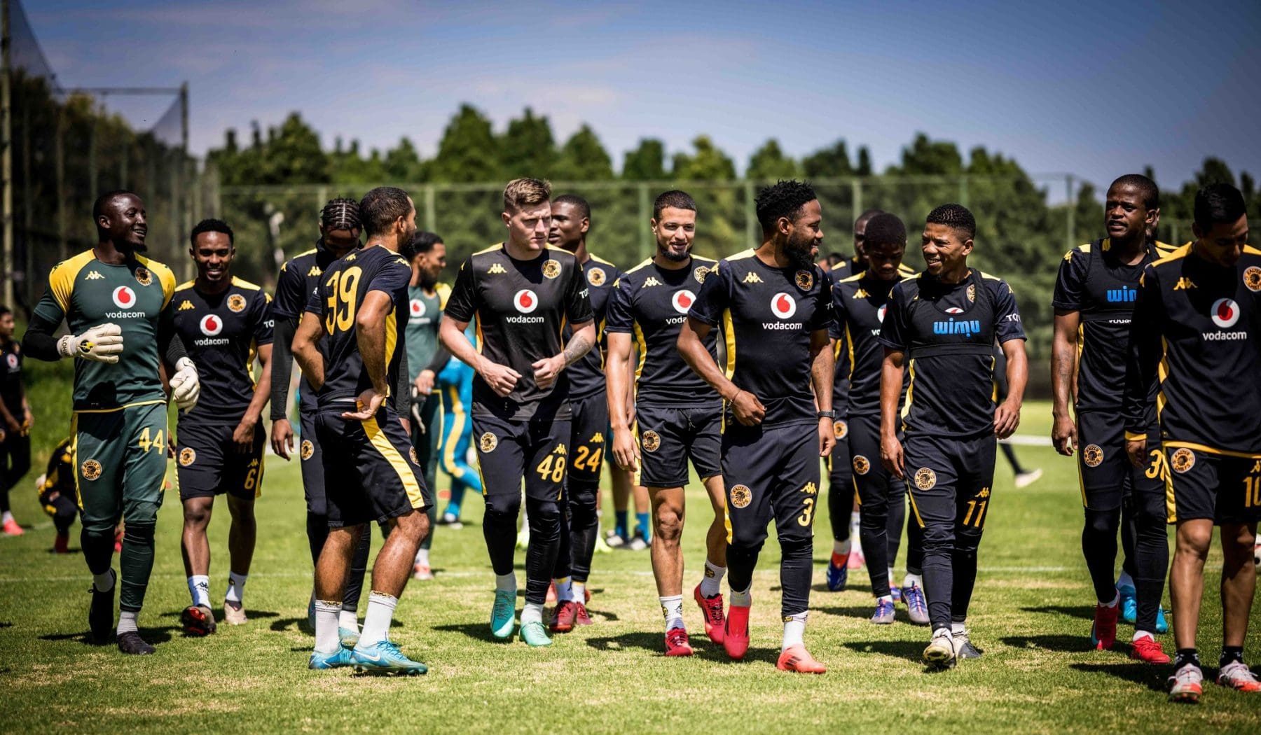 Mduduzi Mdantsane with his former Kaizer Chiefs players
