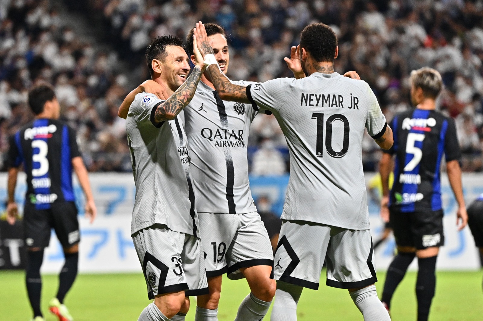 Messi and Neymar celebrating