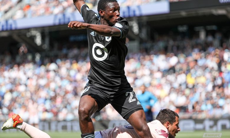 Minnesota United forward Bongokuhle Hlongwane