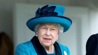 Premier League clubs have paid tribute to Queen Elizabeth