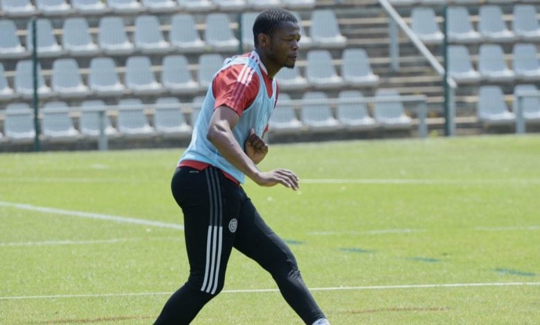 Former Orlando Pirates striker Ndumiso Mabena could make a return to the club after weeks of training with the Soweto giants.