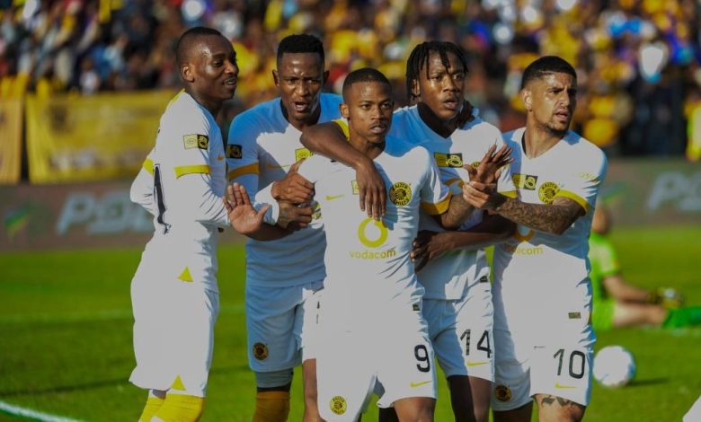 Kaizer Chiefs experienced defender Sifiso Hlanti has revealed how the club is helping Ashley Du Preez stay positive as the highly rated attacker has had a minor dip in form.