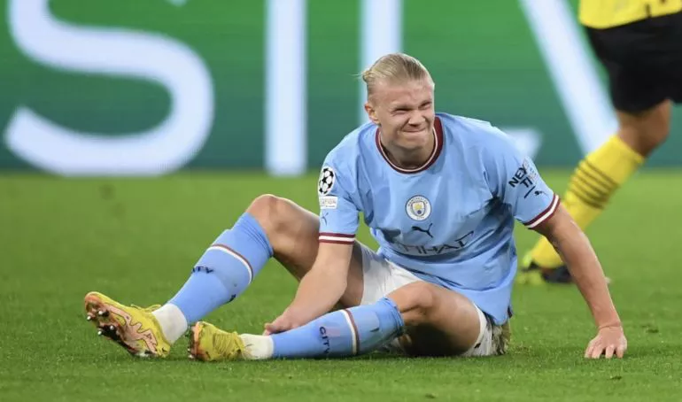 Manchester City frontman Erling Haaland in pains after suffering a knock to his foot.