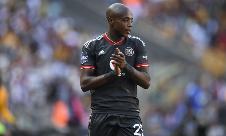 Lepasa has explained why he clapped hands for Tapelo Xoki after he was red-carded