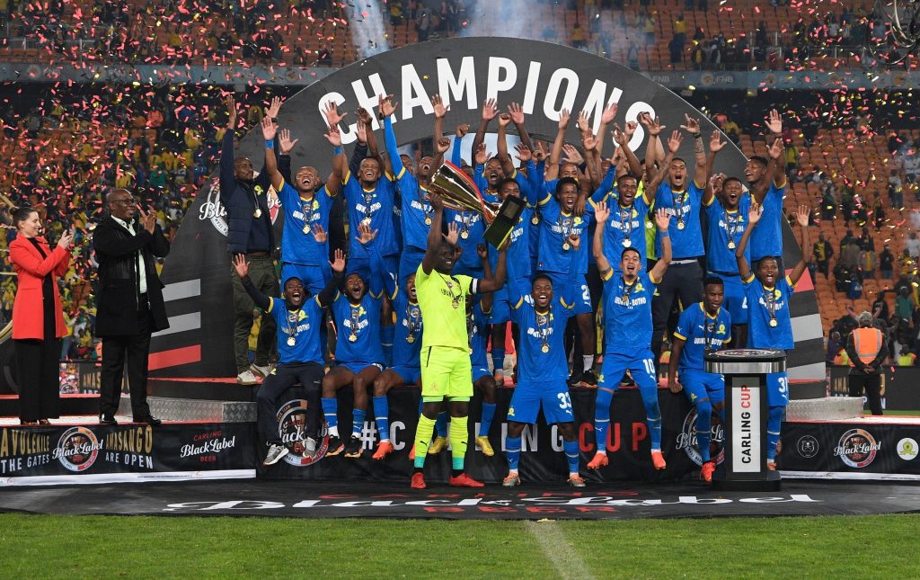 Mamelodi Sundowns celebrate after winning the 2022 Carling Cup final match 4-0 against Orlando Pirates