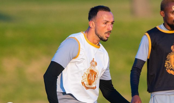 Former Kaizer Chiefs striker Samir Nurkovic could soon return to the South African topflight with indications that a PSL club is closing in on him.
