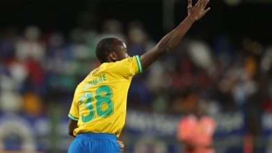 Peter Shalulile waves after scoring