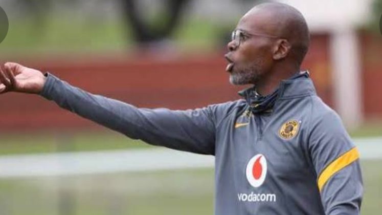 Kaizer Chiefs head coach Arthur Zwane giving instructions to his players. Picture courtesy of Kaizer Chiefs