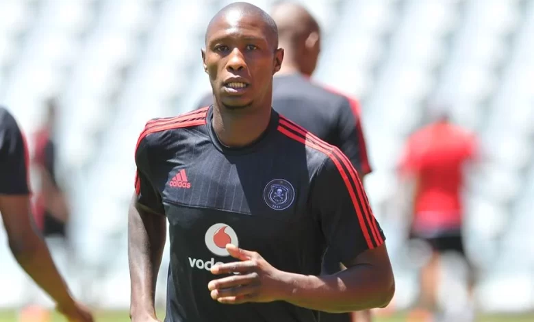 Former Orlando Pirates defender Ayanda Gcaba is out in the market looking for another club as he was shown the exit door by Limpopo ABC Motsepe League side Emmanuel FC.