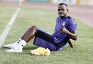 Former Foolad Ayanda Patosi training with DStv Premiership club