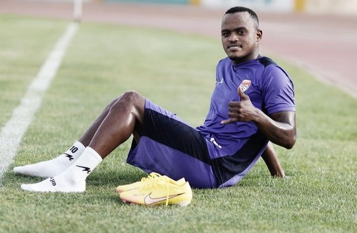 Former Foolad Ayanda Patosi training with DStv Premiership club