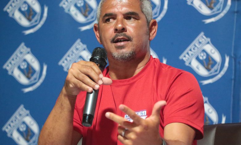 Magesi Coach Clinton Larsen