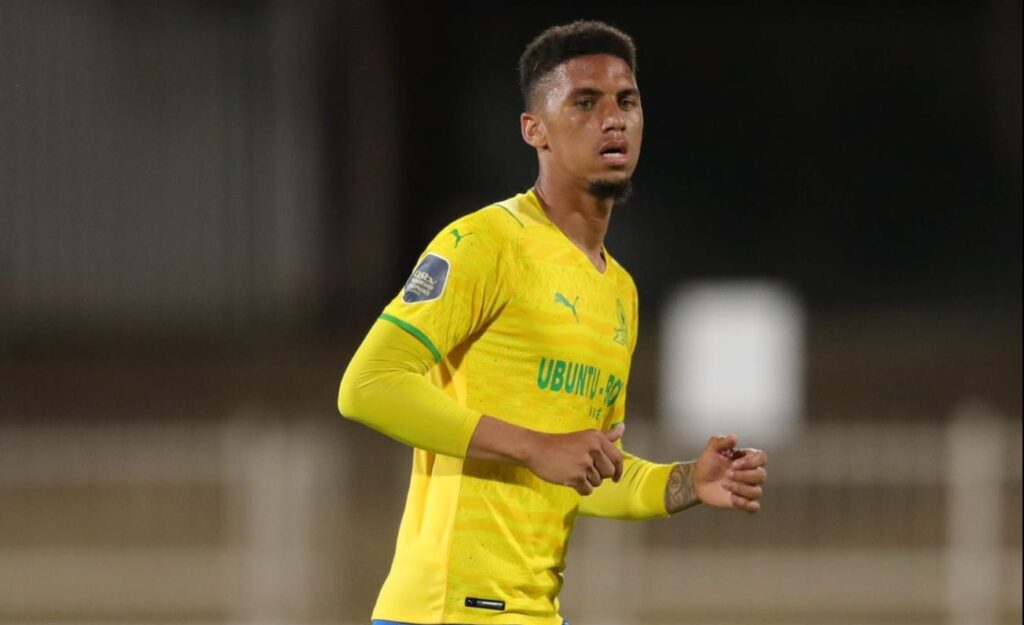 Rushine De Reuck playing for Sundowns