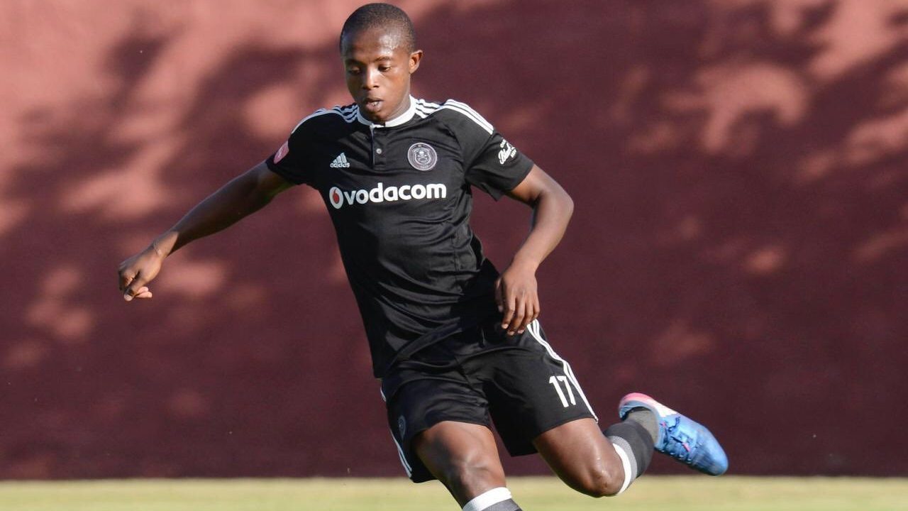 Striker Zakhele Lepasa in action for Orlando Pirates.