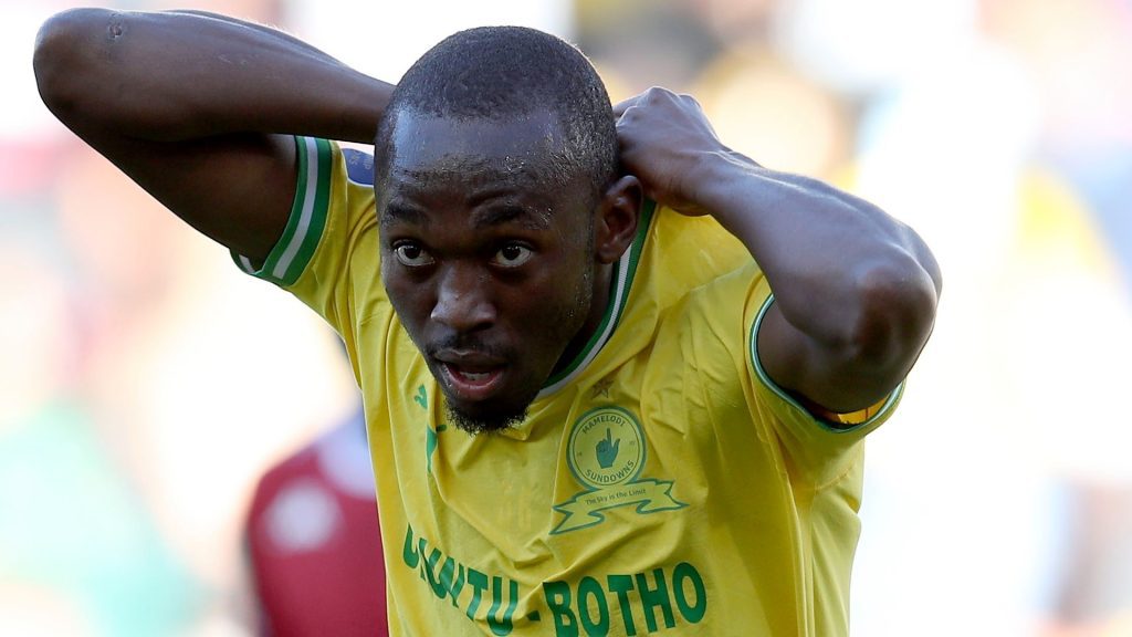 Peter Shalulile celebrating after scoring for Sundowns 