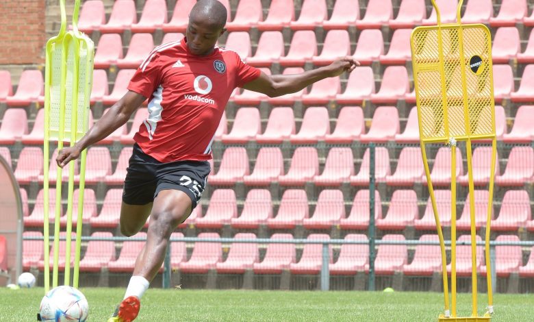 Zakhele Lepasa at training in Orlando Pirates colours.