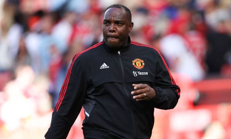 Benni McCarthy at a Manchester United game