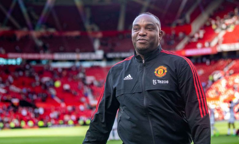Benni McCarthy in Manchester United colours.