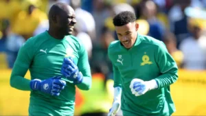 Denis Onyango and Ronwen Williams warming up ahead of a league game