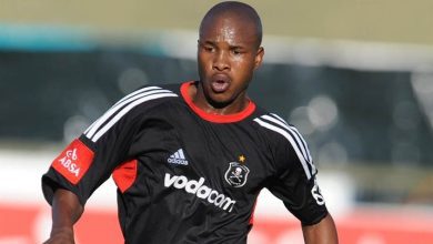 Innocent Mdledle in Orlando Pirates colours.