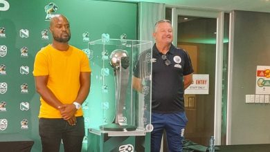 Dondol Stars co-coach Khuliso Rashamuse with Gavin Hunt of SuperSport United
