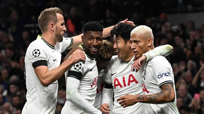 Tottenham Hotspur players celebrate