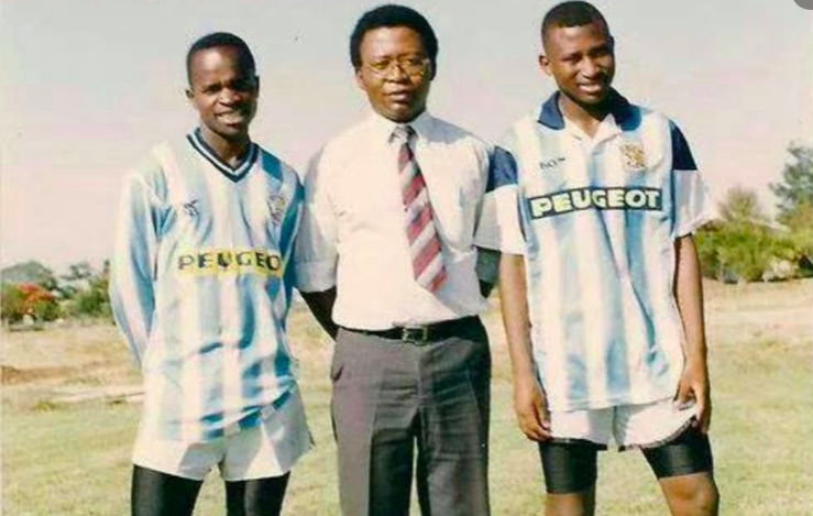 Cuthbert Chiromo with Peter Ndlovu and the late Benjamin Nkonjera