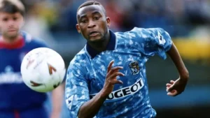 Peter Ndlovu in action