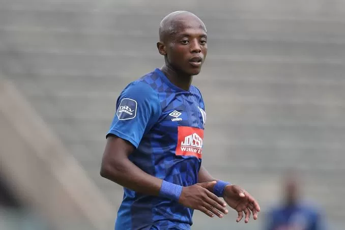 Zakhele Lepasa playing for SuperSport