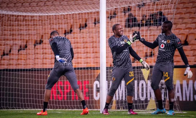 Kaizer Chiefs goalkeepers warming up