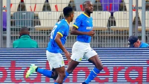 Peter Shalulile celebrating his 100th goal