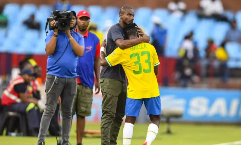 Rulani Mokwena and Cassius Mailula during a Mamelodi Sundowns game