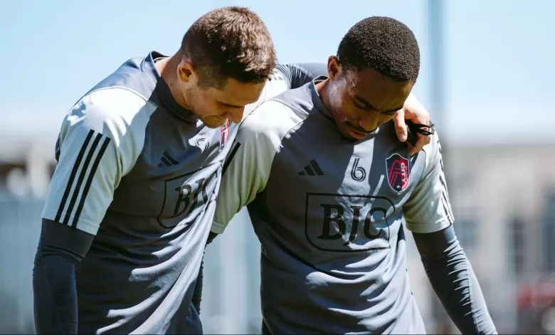 Bradley Carnell and Njabulo Blom at training