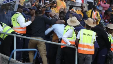 Arthur Zwane attacked by Kaizer Chiefs fans after loss to SuperSport United