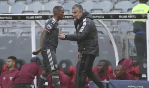 Jose Riveiro and Thembinkosi Lorch during a league game