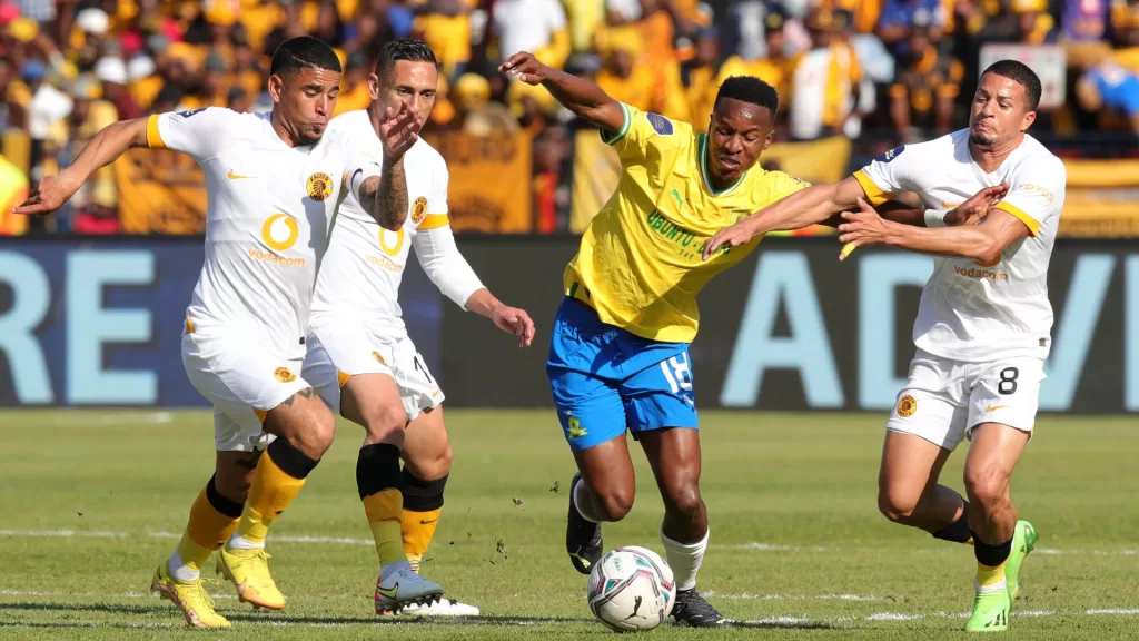 David Kannemayer's former teams Kaizer Chiefs and Mamelodi Sundowns in action