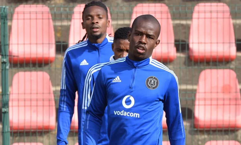 Nkosinathi Sibisi in Orlando Pirates colours.