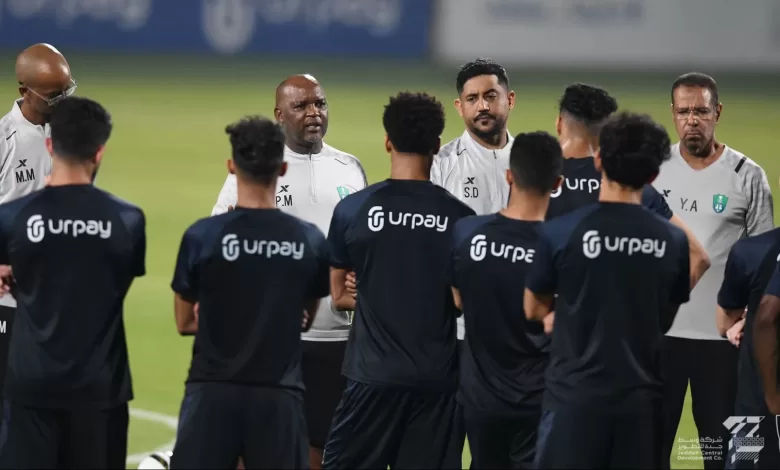 Pitso Mosimane addressing his Al Ahli players