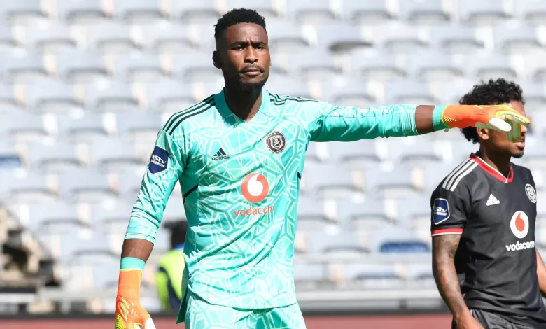 Sipho Chaine in action for Orlando Pirates