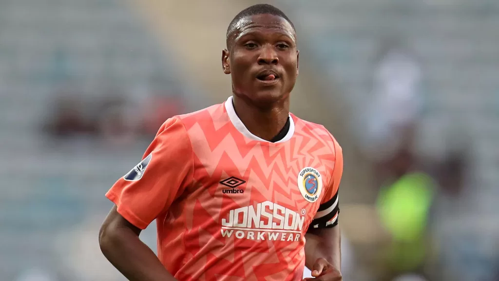 Kaizer Chiefs on X: Ditlhokwe Pens a Pre-Contract with Chiefs Kaizer Chiefs  are delighted to announce the signing of a pre-contract securing the  acquisition of left-sided centre-back, Thatayaone Ditlhokwe, from  SuperSport United.